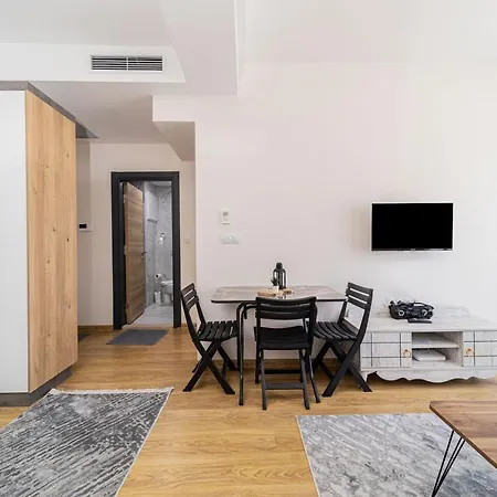 Flat With Shared Pool In Kepez Daire *